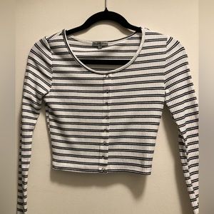 Black and white stripped long sleeve crop top